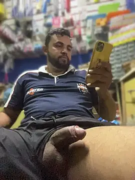 Snapshot of Sheik_z_o chatting on 04.08.26 Sheik z o online show from 04.08.26