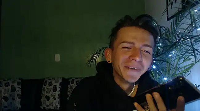 smallgiant27 online show from 12.13.24