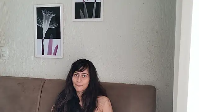 Snapshot of Blue_butterfly chatting on 01.30.25 Blue butterfly online show from 01.30.25