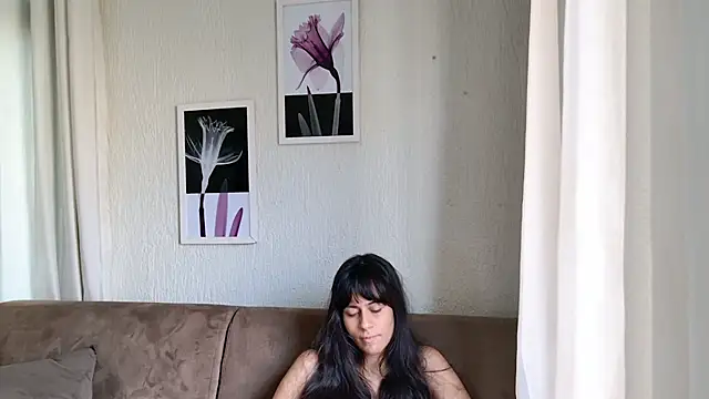 Snapshot of Blue_butterfly chatting on 03.17.25 Blue butterfly online show from 03.17.25