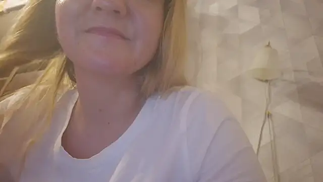 EstrellaWalters online show from 11.08.25