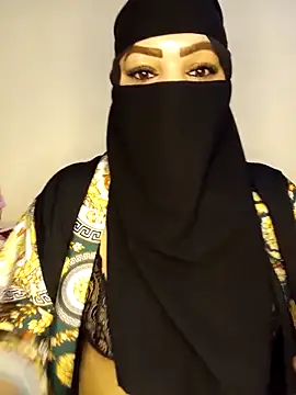 Snapshot of MerriamxHot chatting on 03.10.25 MerriamxHot online show from 03.10.25