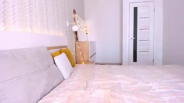 Kate Ree online show from 02.17.25