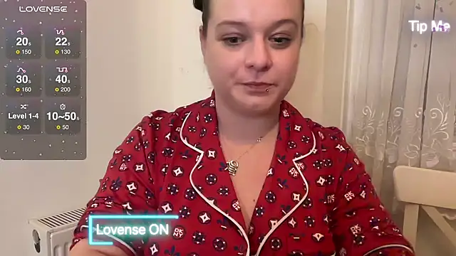 NaughtyWifeUK online show from 12.23.24