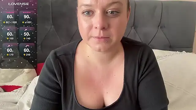 NaughtyWifeUK online show from 04.07.26