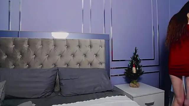 AngelinaWett online show from 12.18.25