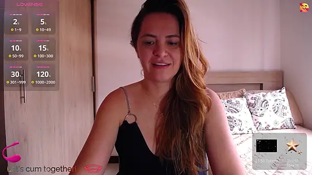 Snapshot of ParisW chatting on 05.25.26 ParisW online show from 05.25.26