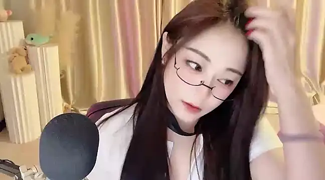 Daisy-77 online show from 02.20.25