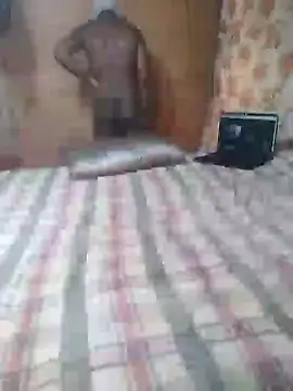 Snapshot of African_Masked_Couple chatting on 01.29.25 African Masked Couple online show from 01.29.25