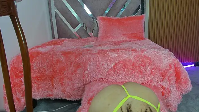 Snapshot of Chloe_narcise chatting on 07.26.26 Chloe narcise online show from 07.26.26