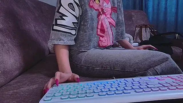 Snapshot of AgnesMillerS chatting on 01.10.25 AgnesMillerS online show from 01.10.25