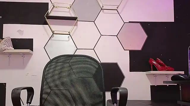 alondrabigtits online show from 10.17.25