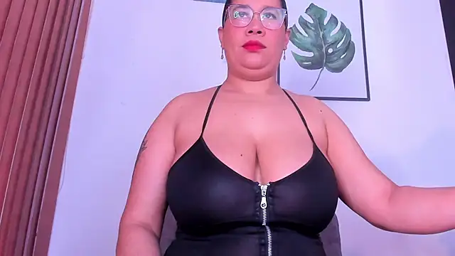 Snapshot of alondrabigtits chatting on 04.29.26 alondrabigtits online show from 04.29.26