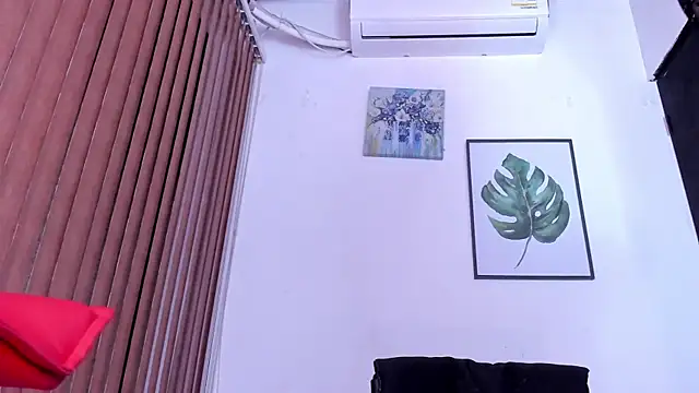 Snapshot of alondrabigtits chatting on 05.03.26 alondrabigtits online show from 05.03.26