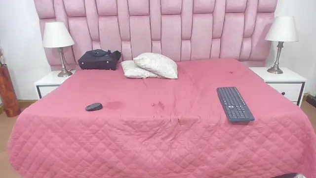 Snapshot of melody_brunnet chatting on 03.18.25 melody brunnet online show from 03.18.25