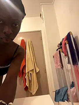 Snapshot of pupine35 chatting on 09.09.25 pupine35 online show from 09.09.25