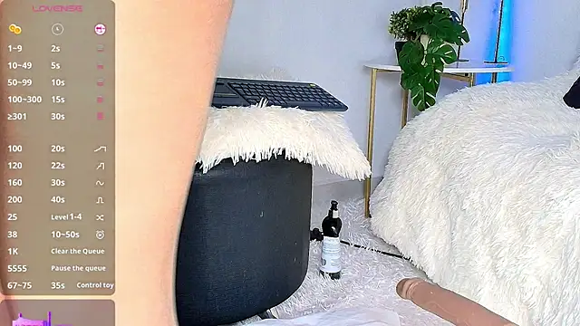Snapshot of Alba_Olimpo chatting on 06.27.26 Alba Olimpo online show from 06.27.26