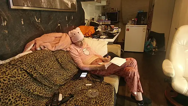 Snapshot of Doggyray44 chatting on 01.05.26 Doggyray44 online show from 01.05.26