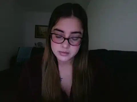 Snapshot of maliamiller chatting on 05.14.26 maliamiller online show from 05.14.26