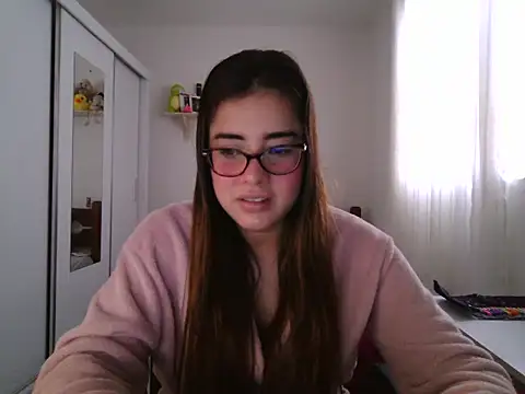 Snapshot of maliamiller chatting on 06.06.26 maliamiller online show from 06.06.26