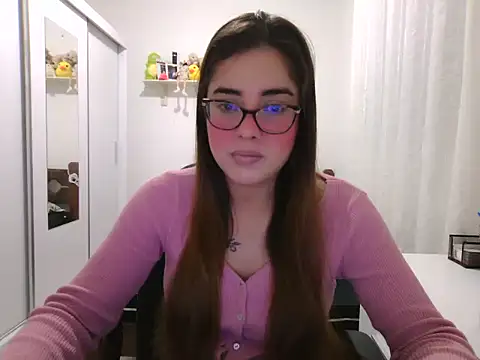 Snapshot of maliamiller chatting on 06.30.26 maliamiller online show from 06.30.26