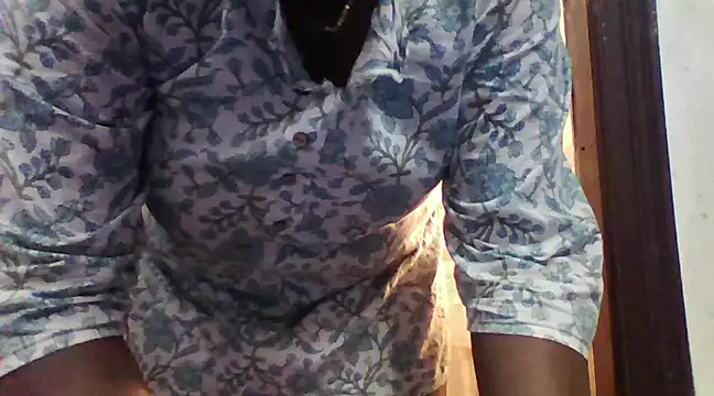 expression queen online show from 12.14.24