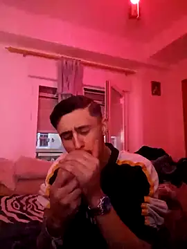 jovenestraviesos online show from 03.17.25