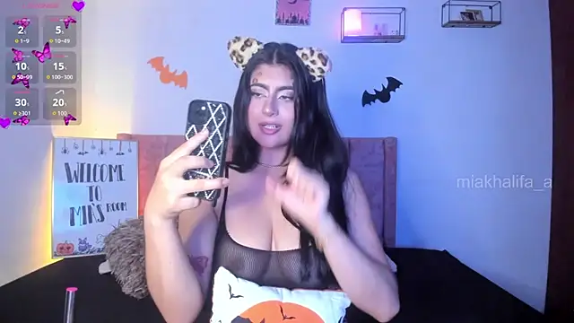 miakhalifaaa  online show from 10.16.25