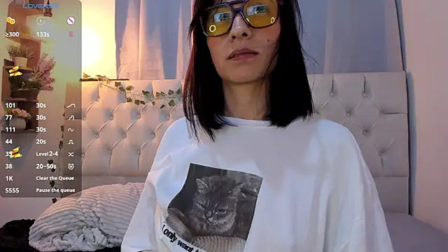 savagequeenbee7 online show from 01.07.25