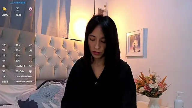 savagequeenbee7 online show from 01.15.25