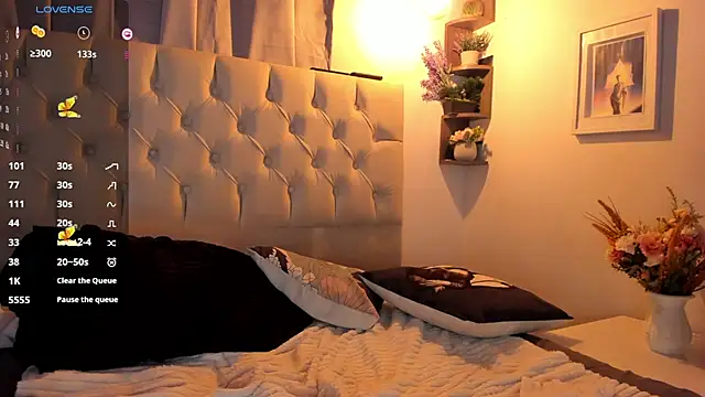 savagequeenbee7 online show from 01.16.25