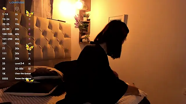 savagequeenbee7 online show from 01.17.25