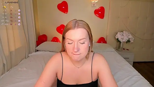 Snapshot of Emma__Leee chatting on 02.18.25 Emma Leee online show from 02.18.25
