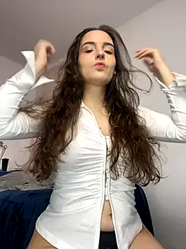 Snapshot of tatianaAlvarez1 chatting on 10.23.25 tatianaAlvarez1 online show from 10.23.25