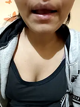 Snapshot of Sanaya_7 chatting on 12.05.24 Sanaya 7 online show from 12.05.24