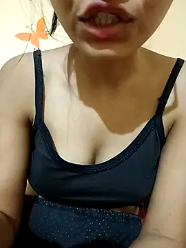 Snapshot of Sanaya_7 chatting on 12.06.24 Sanaya 7 online show from 12.06.24