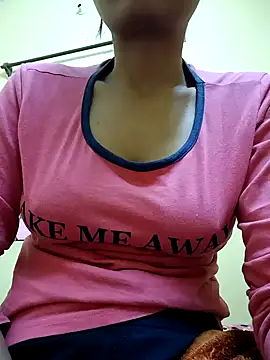 Snapshot of Sanaya_7 chatting on 01.08.25 Sanaya 7 online show from 01.08.25