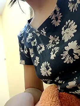 Snapshot of Sanaya_7 chatting on 01.26.25 Sanaya 7 online show from 01.26.25