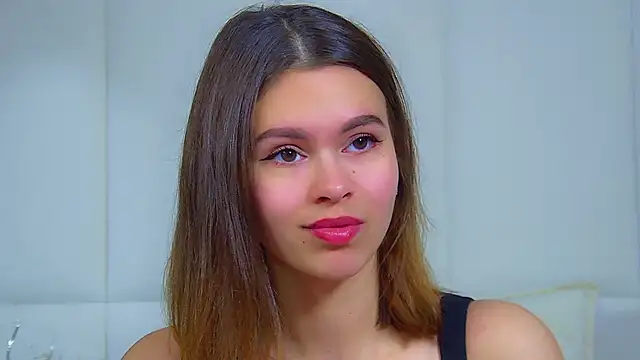 Snapshot of PollyLanders chatting on 09.19.25 PollyLanders online show from 09.19.25