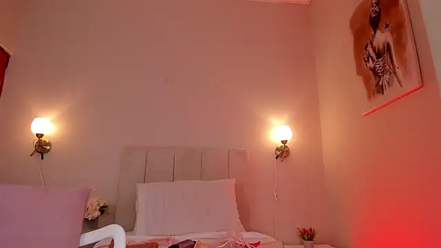 Snapshot of dani_skinny_ chatting on 02.04.25 dani skinny online show from 02.04.25