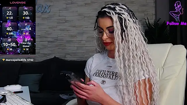 VictoriaMazze online show from 12.14.24