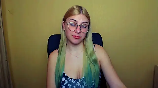 Luna Lush  online show from 01.08.25