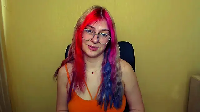 Luna Lush  online show from 02.25.25