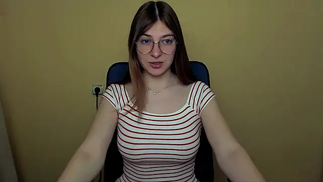 Snapshot of Luna_Lush_ chatting on 04.17.26 Luna Lush online show from 04.17.26