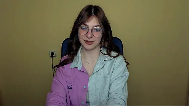 Snapshot of Luna_Lush_ chatting on 05.01.26 Luna Lush online show from 05.01.26