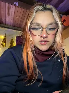 SophiaWeestt99 online show from 04.11.26