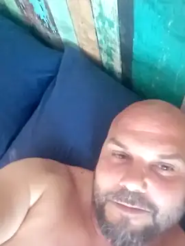 Snapshot of Javierchico chatting on 05.17.26 Javierchico online show from 05.17.26
