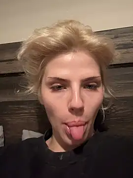 Snapshot of SirenitySirenxx chatting on 02.01.26 SirenitySirenxx online show from 02.01.26