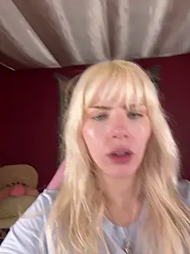 Snapshot of SirenitySirenxx chatting on 02.16.26 SirenitySirenxx online show from 02.16.26