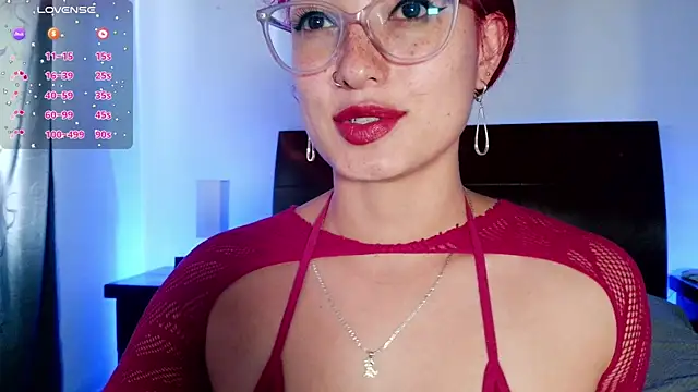 luccycollins  online show from 06.04.26